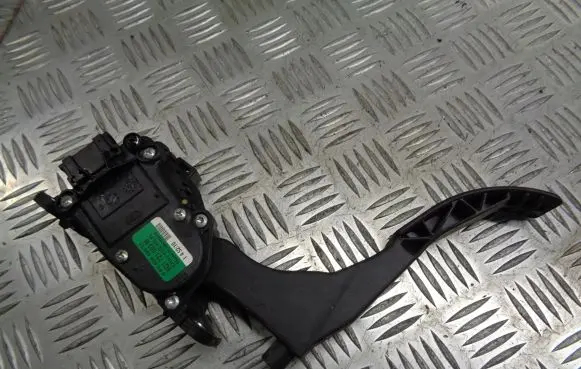 Skoda Fabia Mk1 (6Y) Accelerator throttle pedal 6Q1721503M
