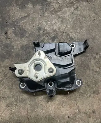 Toyota RAV 4 (XA50) Other engine bay part 1221125010 PA66GF35