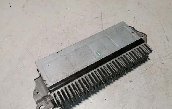 Lexus IS 220D-250-350 Sound amplifier 8628053110