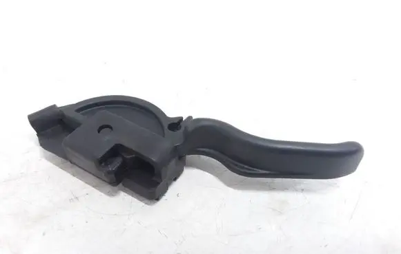 Opel Meriva A Engine bonnet (hood) release handle 13128231