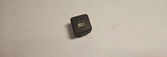 BMW 5 E39 Central locking switch button 8360828