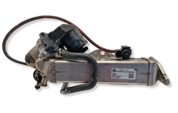 BMW 3 F30 F35 F31 EGR valve cooler 7810751 831182