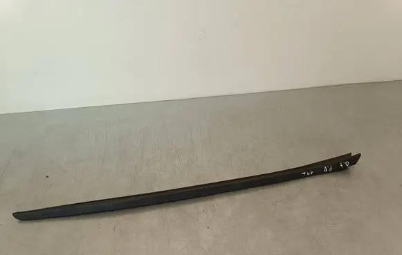 Audi Q3 8U Windshield trim