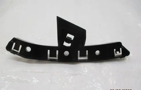 Peugeot 508 II Front bumper mounting bracket 9813646380