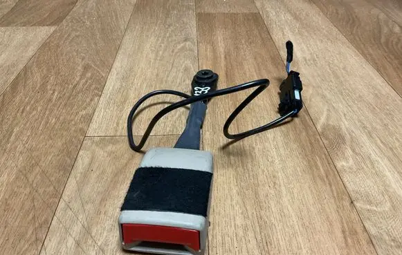 Opel Insignia A Front seatbelt buckle 13278234 339034003