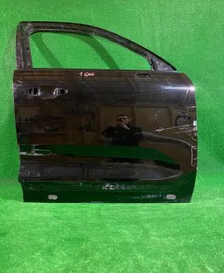 Volvo XC40 Front door