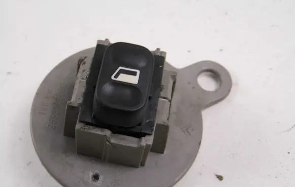 Citroen Xsara Picasso Electric window control switch 9638569080