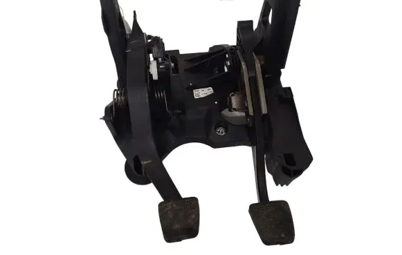 Opel Astra K Pedal assembly 