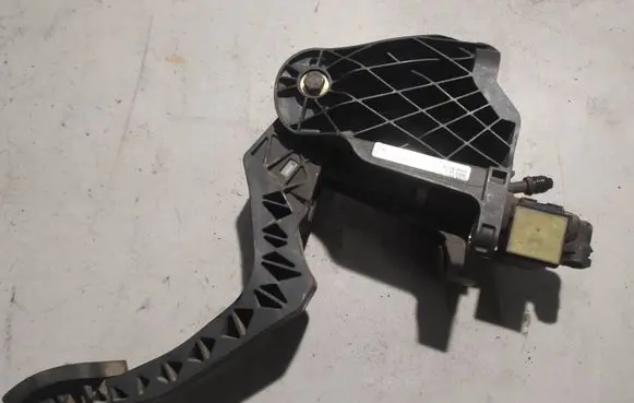 Clutch pedal