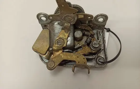 Mercedes-Benz 250 280 C CE W114 Front door lock