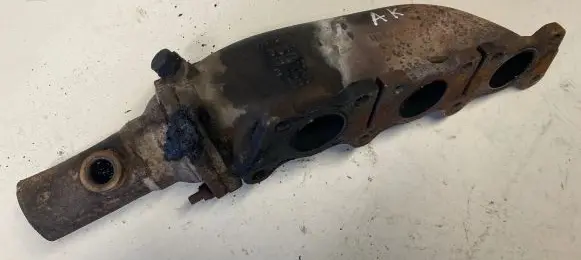 Audi A6 S6 C5 4B Exhaust manifold 078253033AE