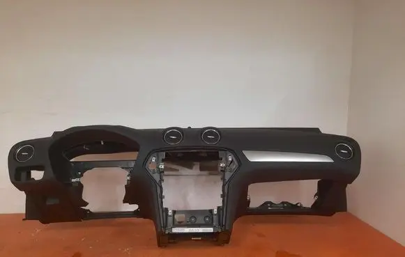 Ford Mondeo MK IV Dashboard 7S71A04310
