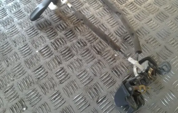 Dacia Logan I Loading door lock 7700303592