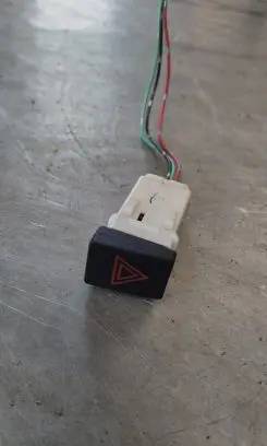 Nissan Qashqai Hazard light switch