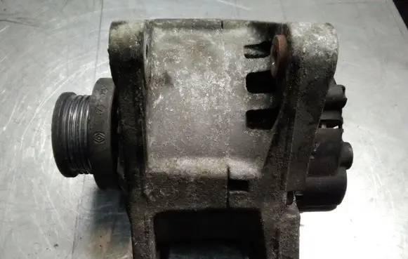 Renault Megane II Generator/alternator 8200100907 TG11C011