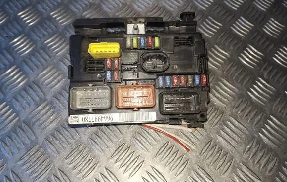 Peugeot 207 BSM Control unit 9664997780 BSM00R07 BSMR07