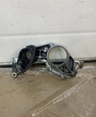 Mercedes-Benz E W210 Engine mounting bracket A6110160006 E2084