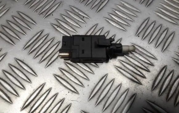 Mercedes-Benz C W202 Brake pedal sensor switch 0015450109