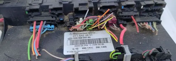 Mercedes-Benz E W211 SAM control unit A2115454601 2115454601
