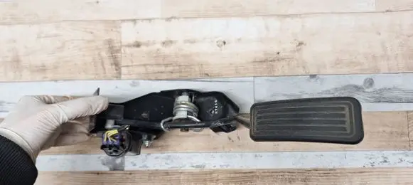 Toyota Avensis T250 Accelerator throttle pedal 7811135030