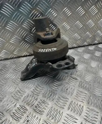 Engine mount bracket