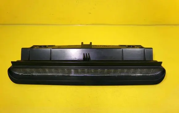 Volvo S70 V70 V70 XC Third/center stoplight 9151490 148315-00