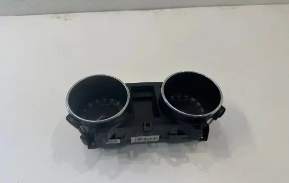 Skoda Yeti (5L) Speedometer (instrument cluster) 5L0920800E 0973920565 A2C53296334