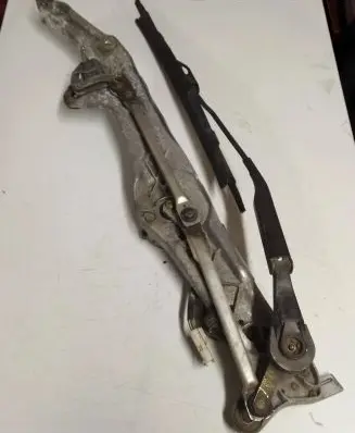 BMW 7 E38 Front wiper linkage and motor 0390241422