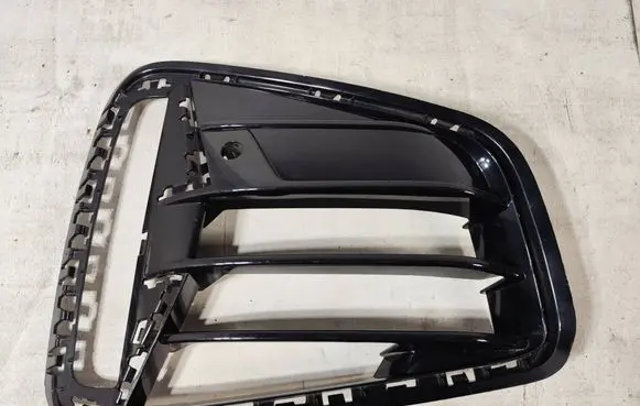 BMW 4 G22 G23 G24 G26 Front bumper lower grill 51118077066