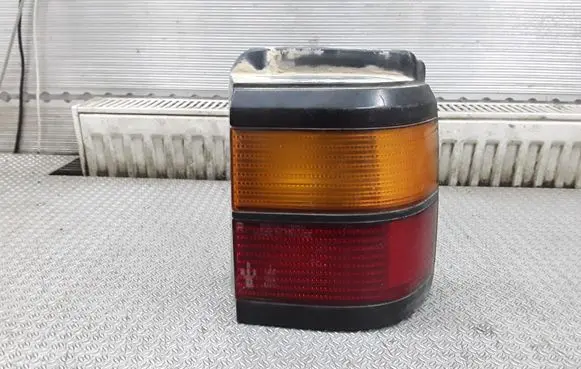 Volkswagen PASSAT B3 Rear/tail lights 333945112