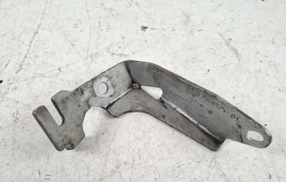 BMW 3 E90 E91 A/C compressor mount bracket 7566125