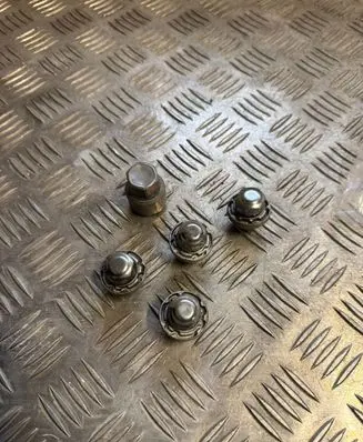 Hyundai Tucson IV NX4 Nuts/bolts 