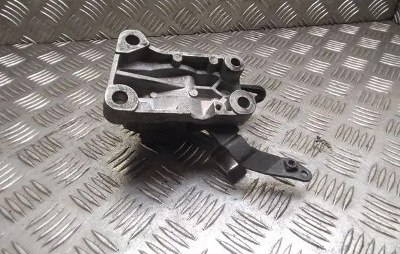 Volvo V70 Engine mount bracket 326D20