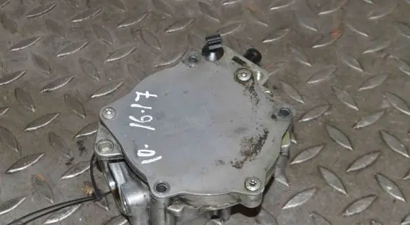 Audi A6 S6 C6 4F Vacuum pump 06J145100C
