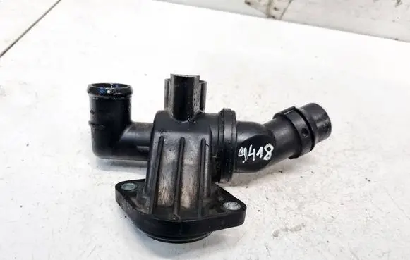 Engine coolant pipe/hose