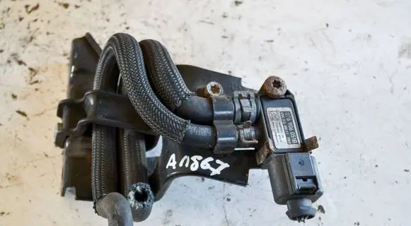 Skoda Superb B6 (3T) Exhaust gas pressure sensor 1K0131552N 076906051B