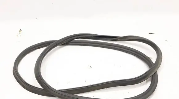 Volkswagen Golf VII Seal rubber (tailgate) 