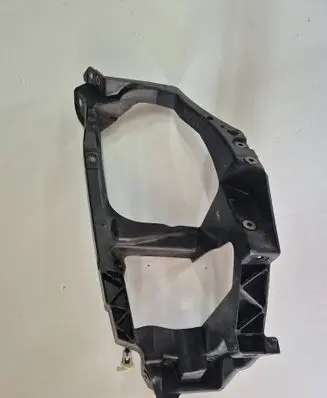 Headlight/headlamp mounting bracket