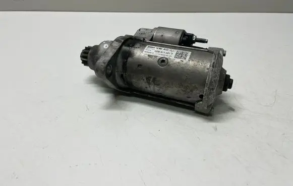 Volkswagen PASSAT B8 Starter motor 02M911021P