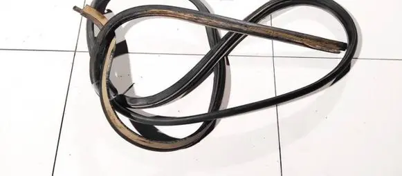 Nissan Quest Rubber seal rear door 