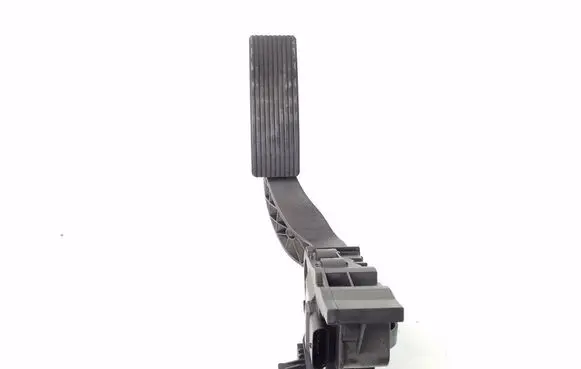 Mercedes-Benz CLA C117 X117 W117 Accelerator throttle pedal A2463001904
