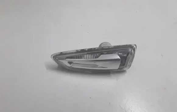 Opel Insignia B Front fender indicator light 13491088