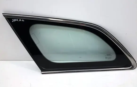 Toyota Avensis T270 Rear side window 6272005130