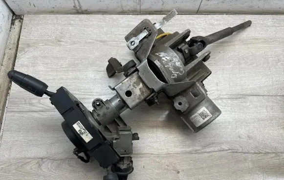 Steering wheel axle set