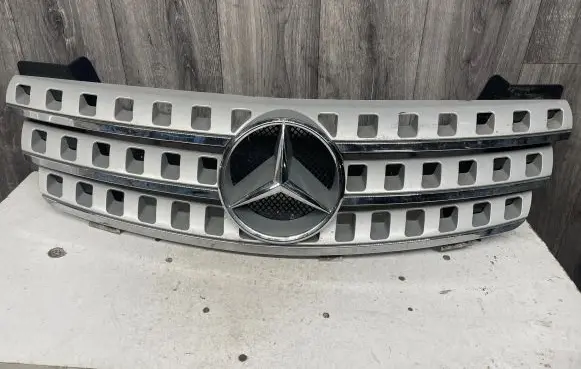 Mercedes-Benz ML W164 Front grill A1648880141