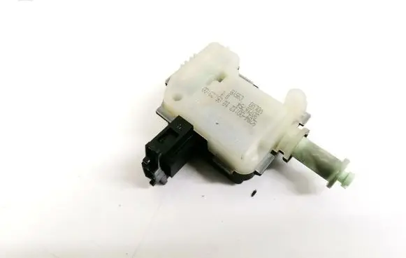 Volvo V50 Central locking motor 30716754 928400