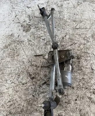 Mazda 3 I Front wiper linkage and motor