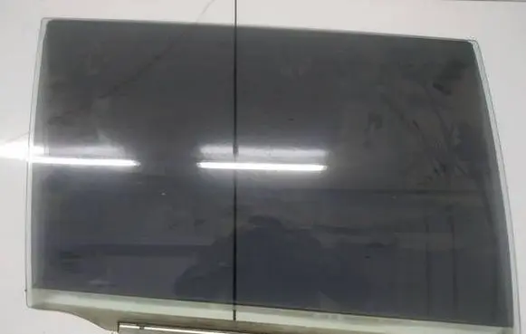 Toyota Avensis T250 Rear door window glass as2