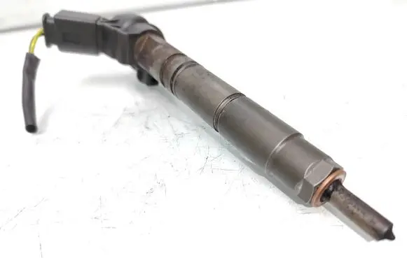 Mercedes-Benz S W221 Fuel injector A6420700587 060629 0445115