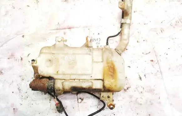 Nissan King Cab, Navara Windshield washer fluid reservoir/tank